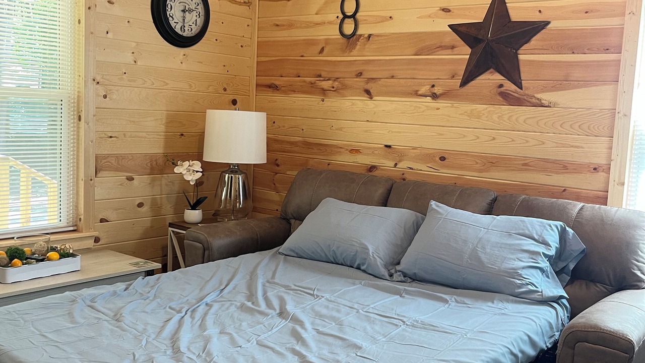 Photo of Bedroom in Powderly