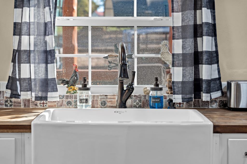 Photo of Bathroom in Edom