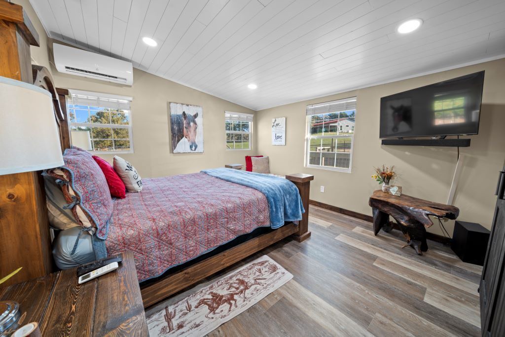 Photo of Bedroom in Edom