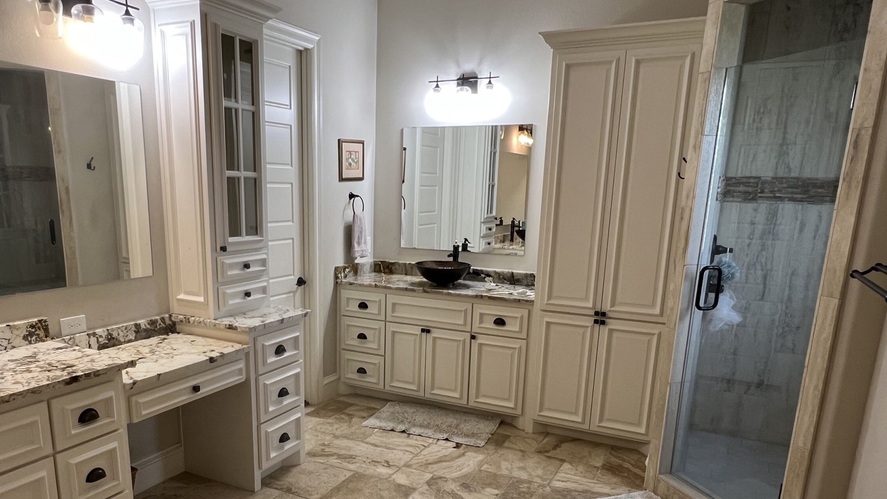 Photo of Bathroom in Sulphur Springs