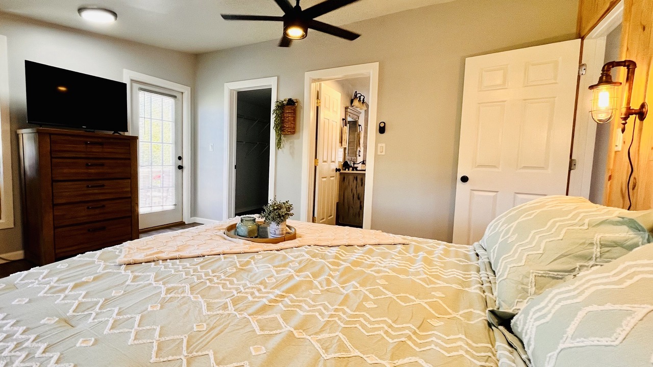 Photo of Bedroom in McNeill