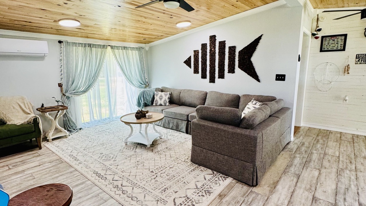Photo of Livingroom in McNeill