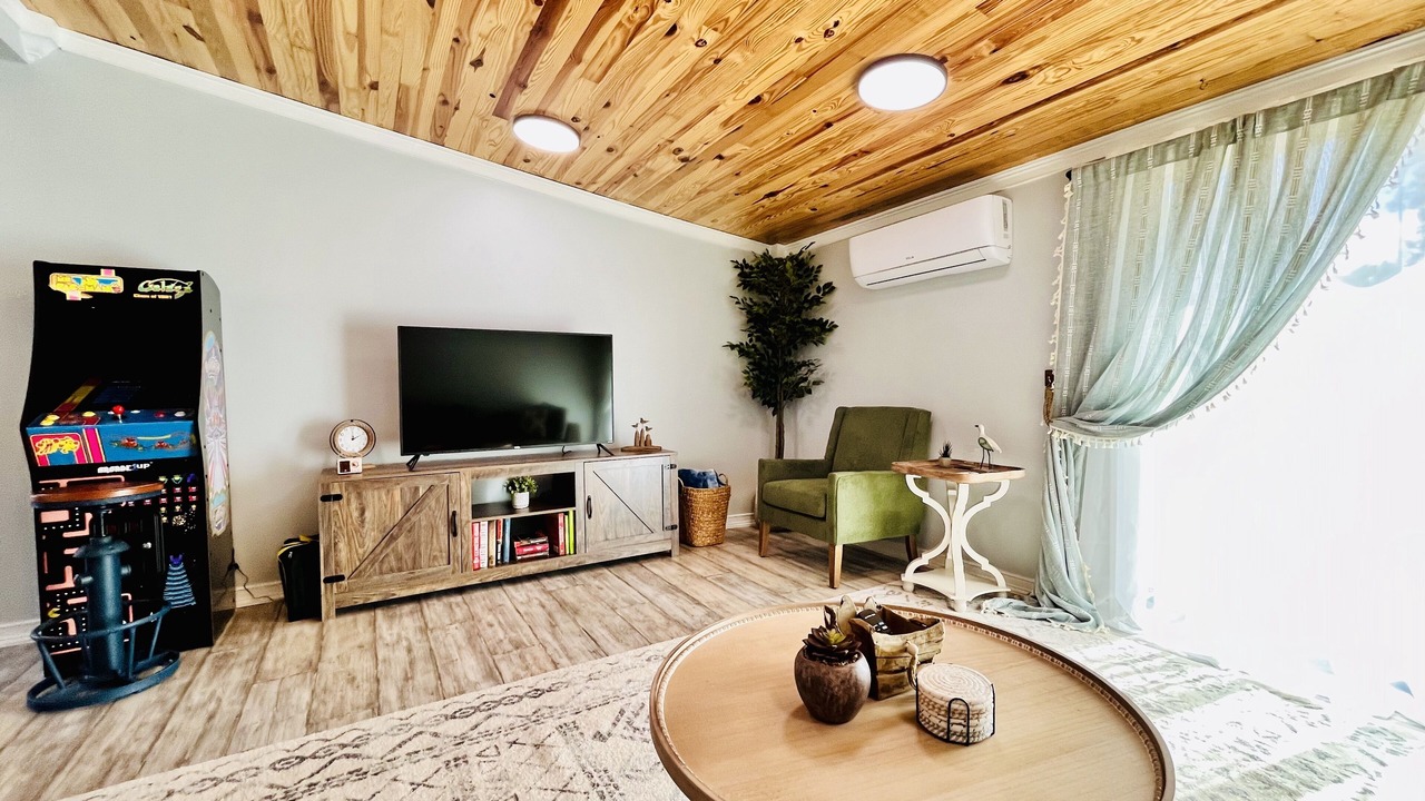 Photo of Livingroom in McNeill