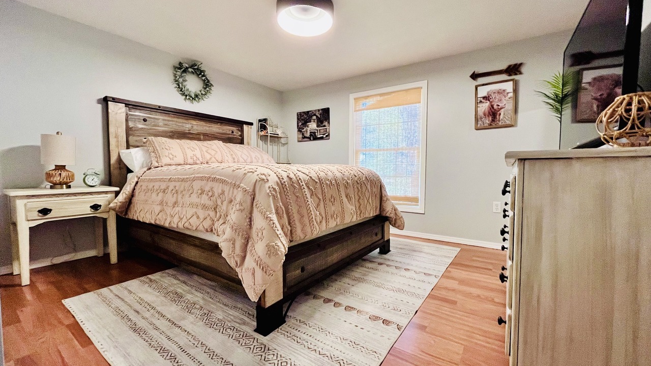 Photo of Bedroom in McNeill