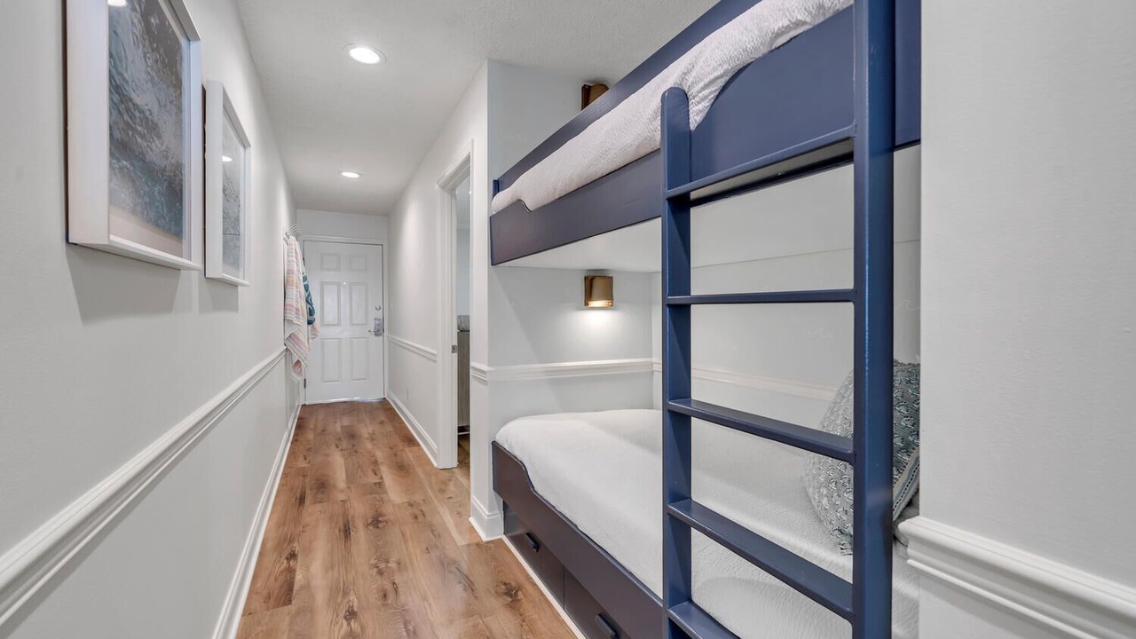 Photo of Bedroom in Crystal Beach