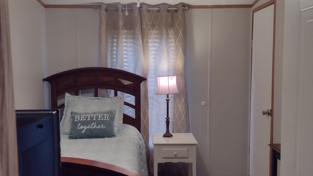Photo of Bedroom in Blountstown