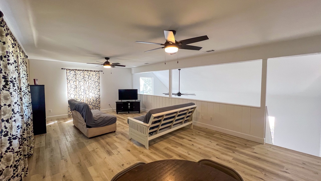 Photo of Livingroom in Shalimar