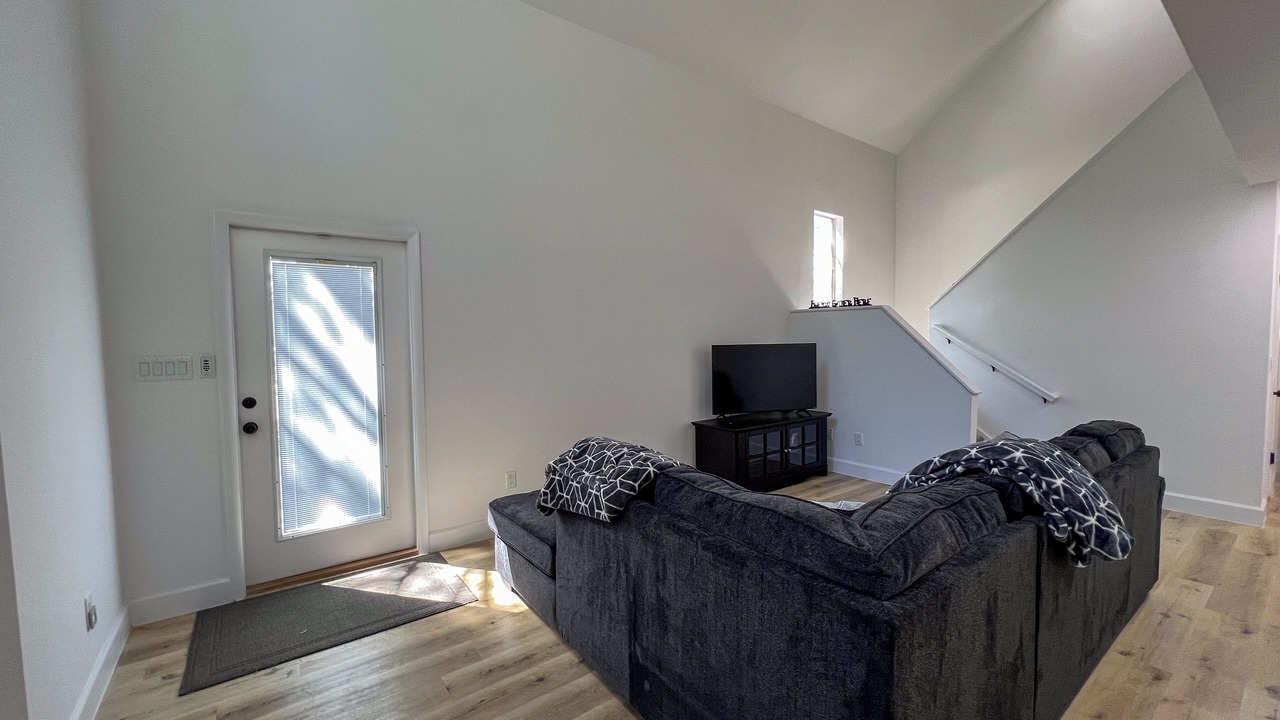 Photo of Livingroom in Shalimar