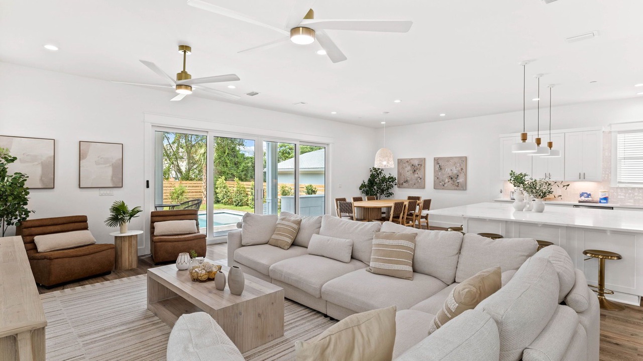Photo of Bedroom in Crystal Beach