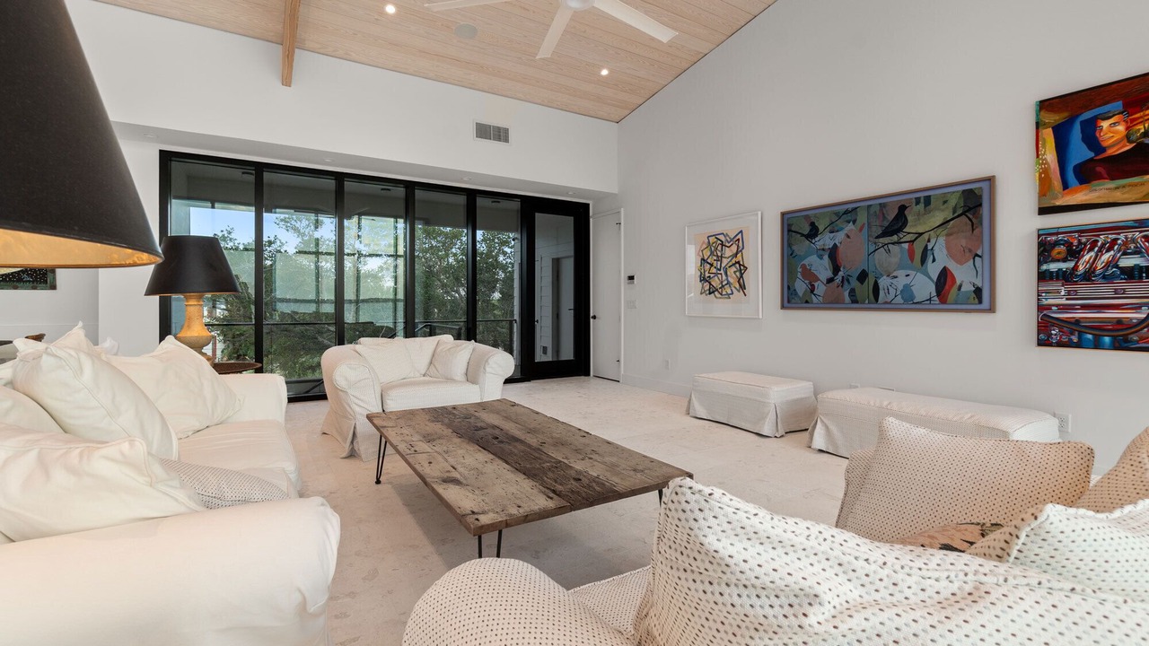 Photo of Livingroom in Pensacola Beach
