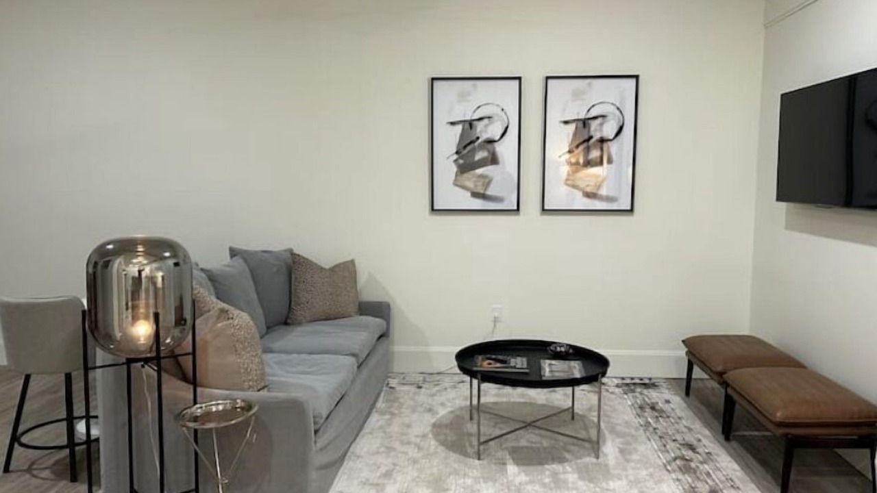 Photo of Livingroom in Downtown Jackson