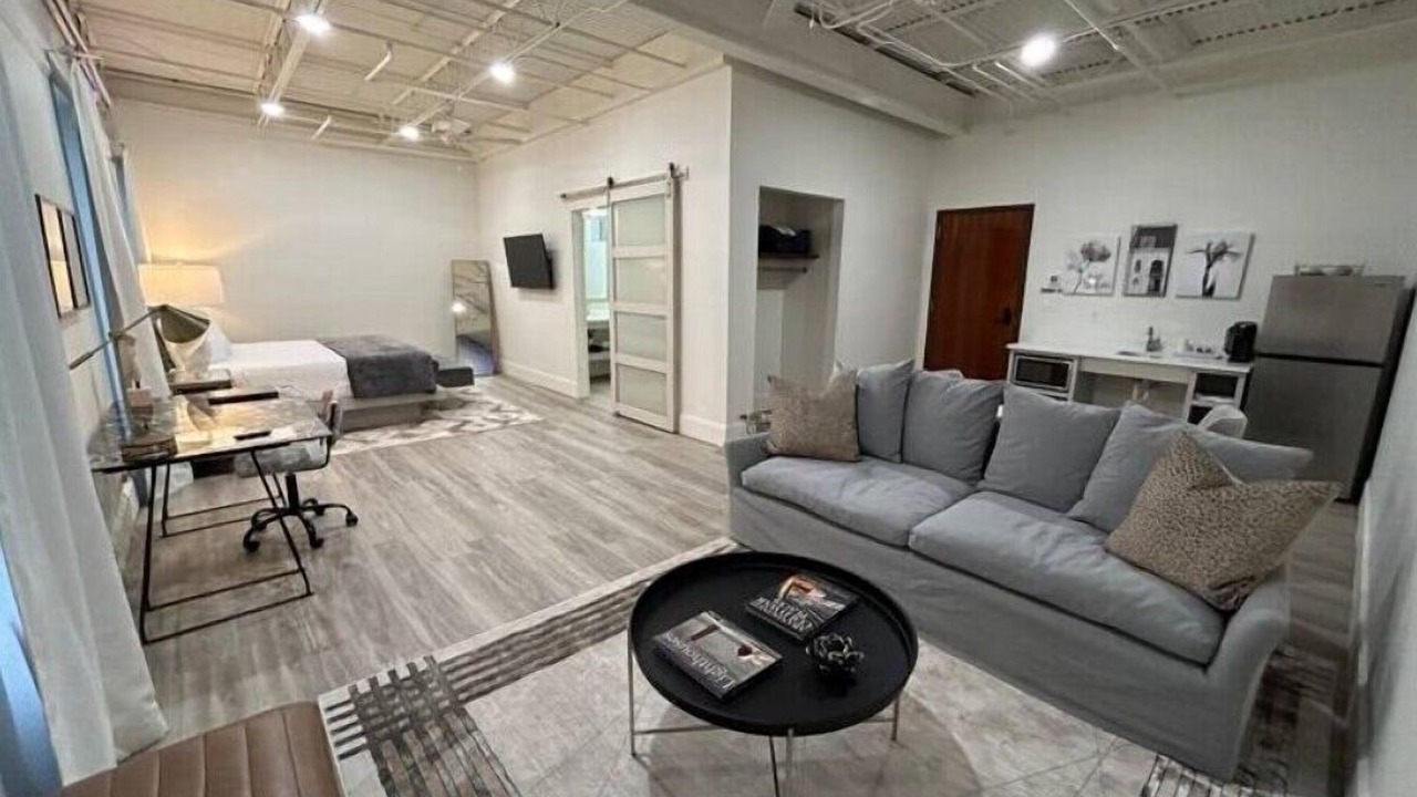Photo of Livingroom in Downtown Jackson