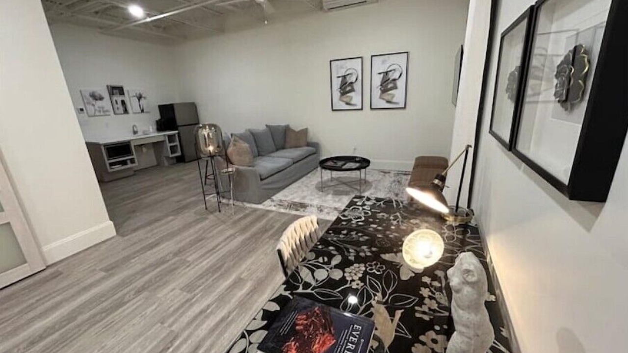Photo of Livingroom in Downtown Jackson
