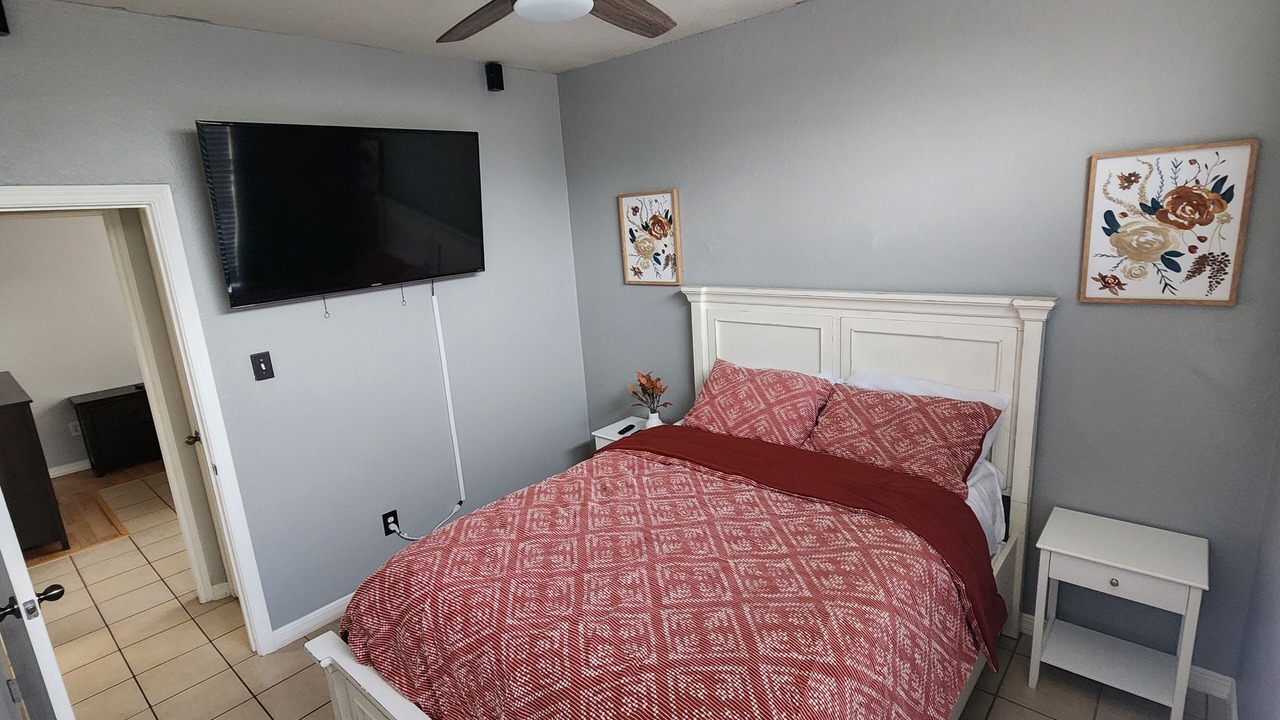 Photo of Bedroom in League City