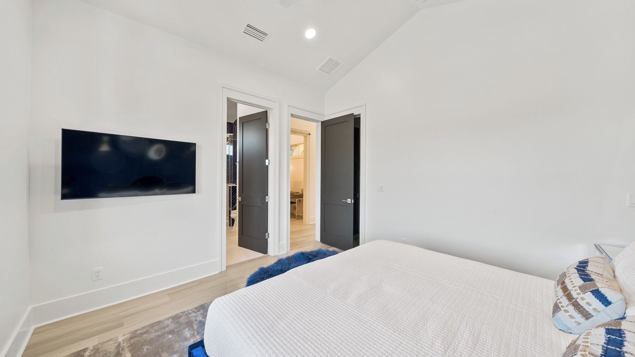 Photo of Bedroom in Laguna Beach Estates