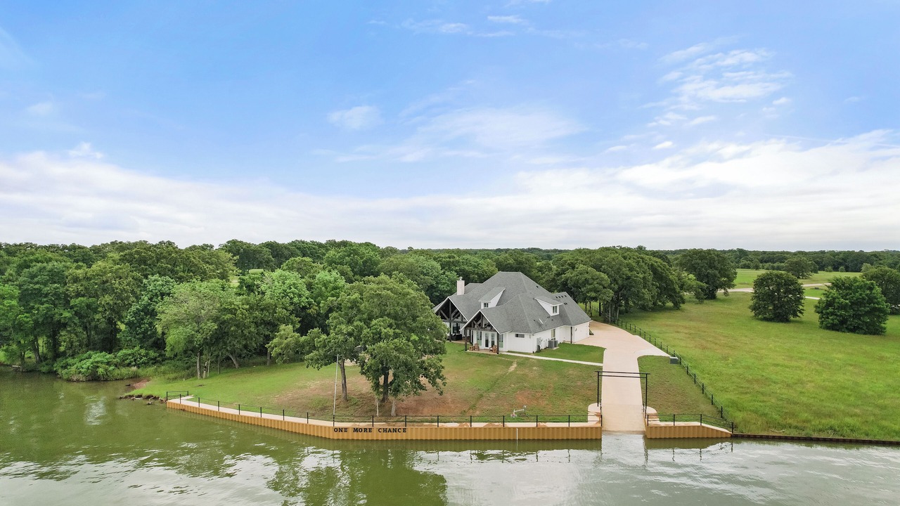 Photo of Outdoor in Streetman