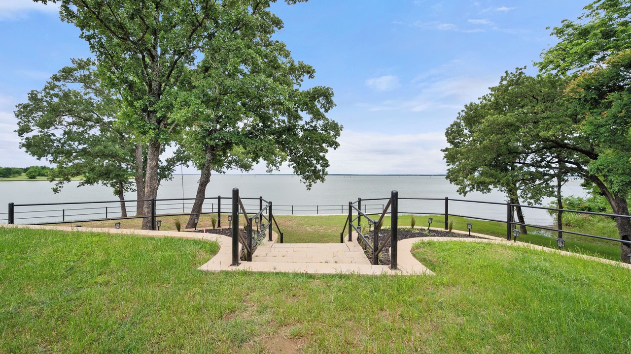 Photo of Outdoor in Streetman
