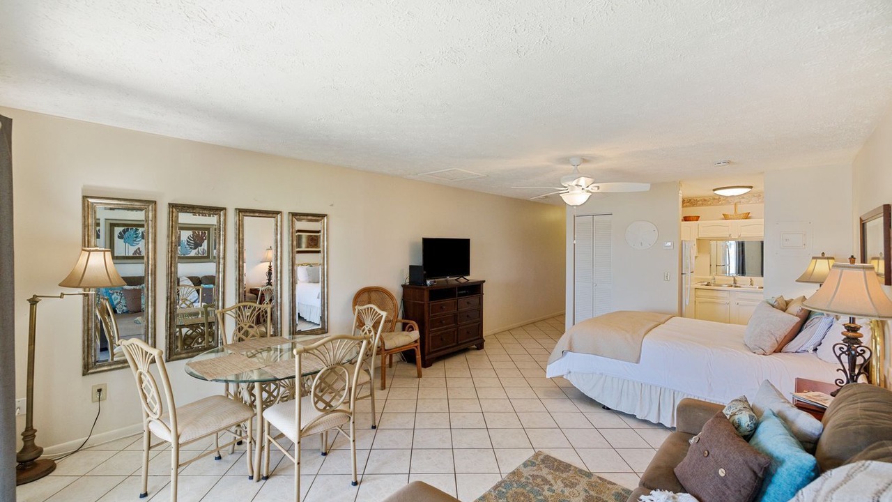 Photo of Bedroom in El Centro Beach
