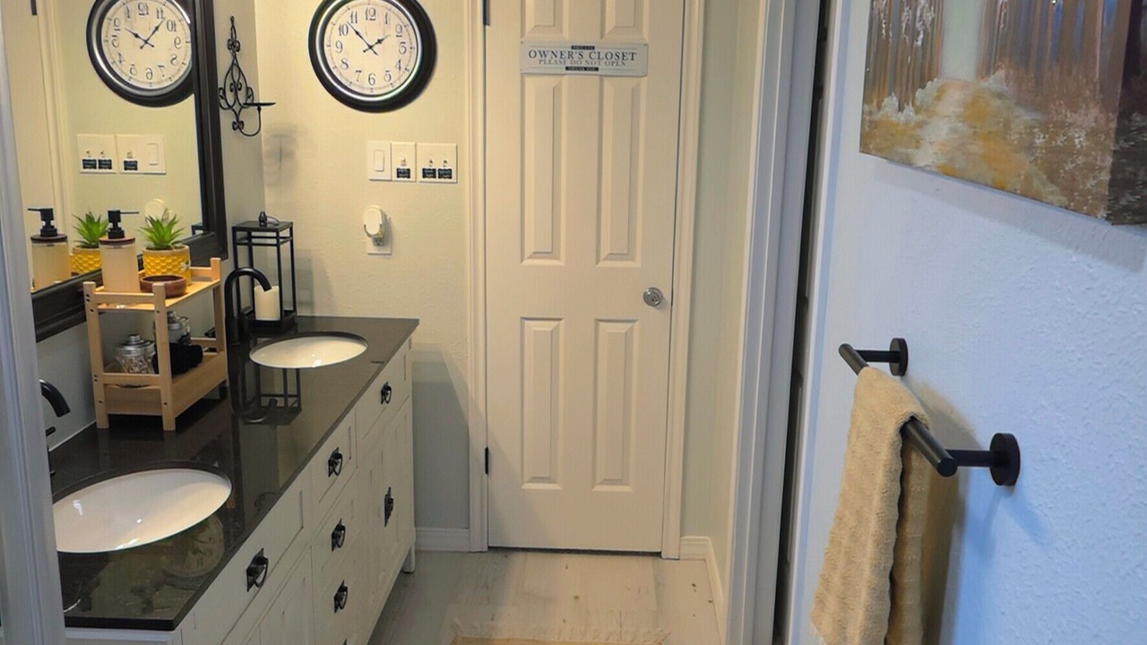 Photo of Bathroom in Deer Park