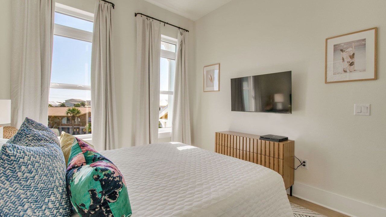 Photo of Bedroom in Pensacola Beach