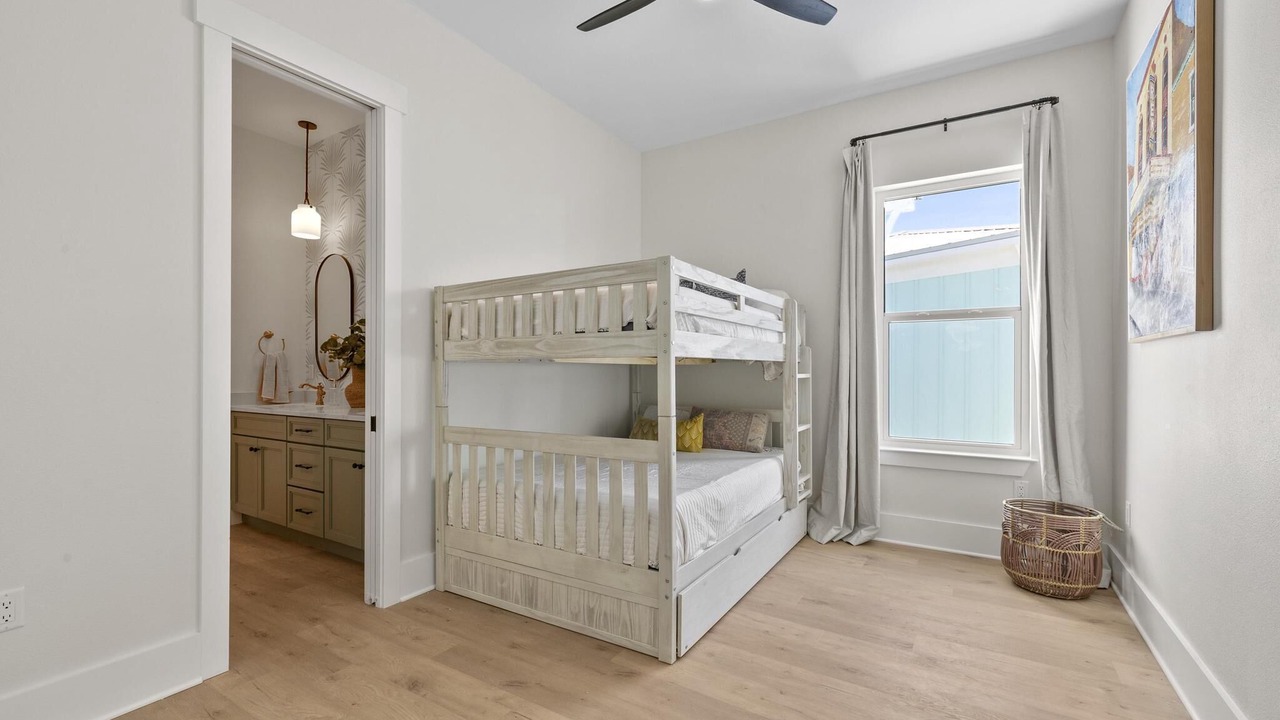 Photo of Bedroom in Pensacola Beach