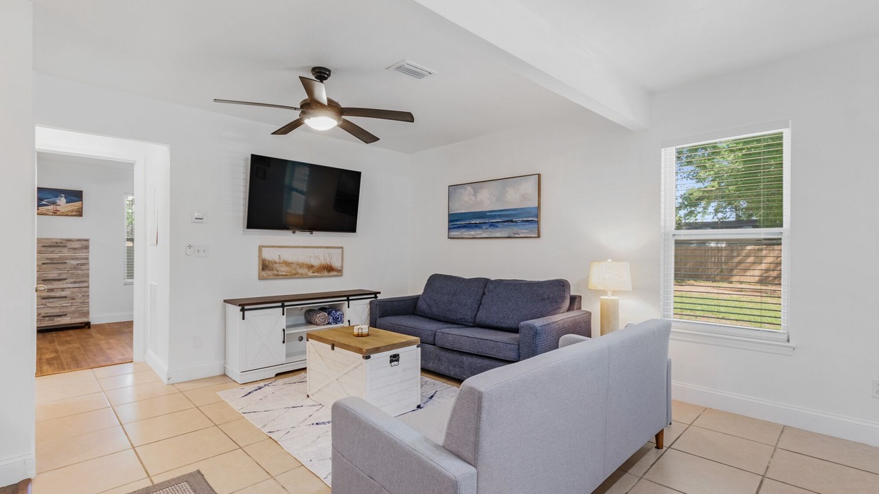 Photo of Livingroom in Foley