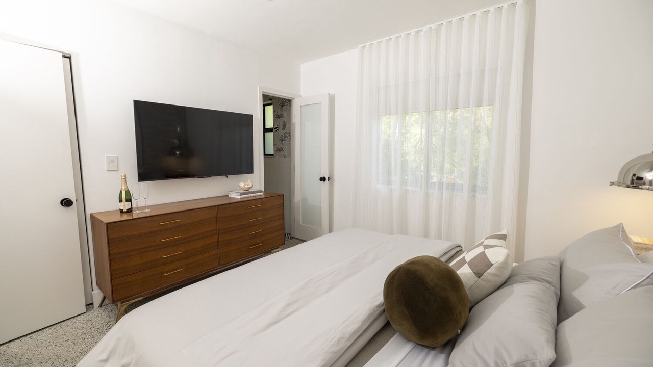 Photo of Bedroom in Wilton Manors