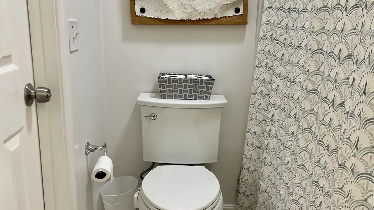 Photo of Bathroom in Summer Breeze