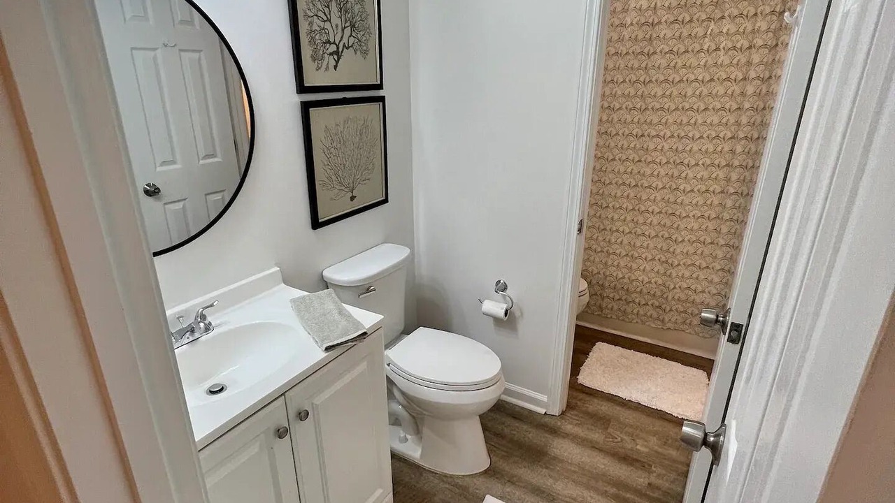 Photo of Bathroom in Summer Breeze