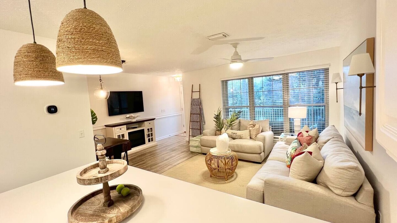 Photo of Livingroom in Summer Breeze