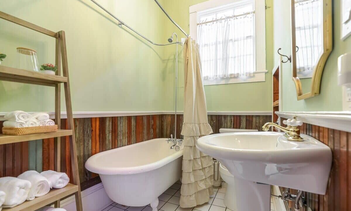Photo of Bathroom in Faubourg Lafayette