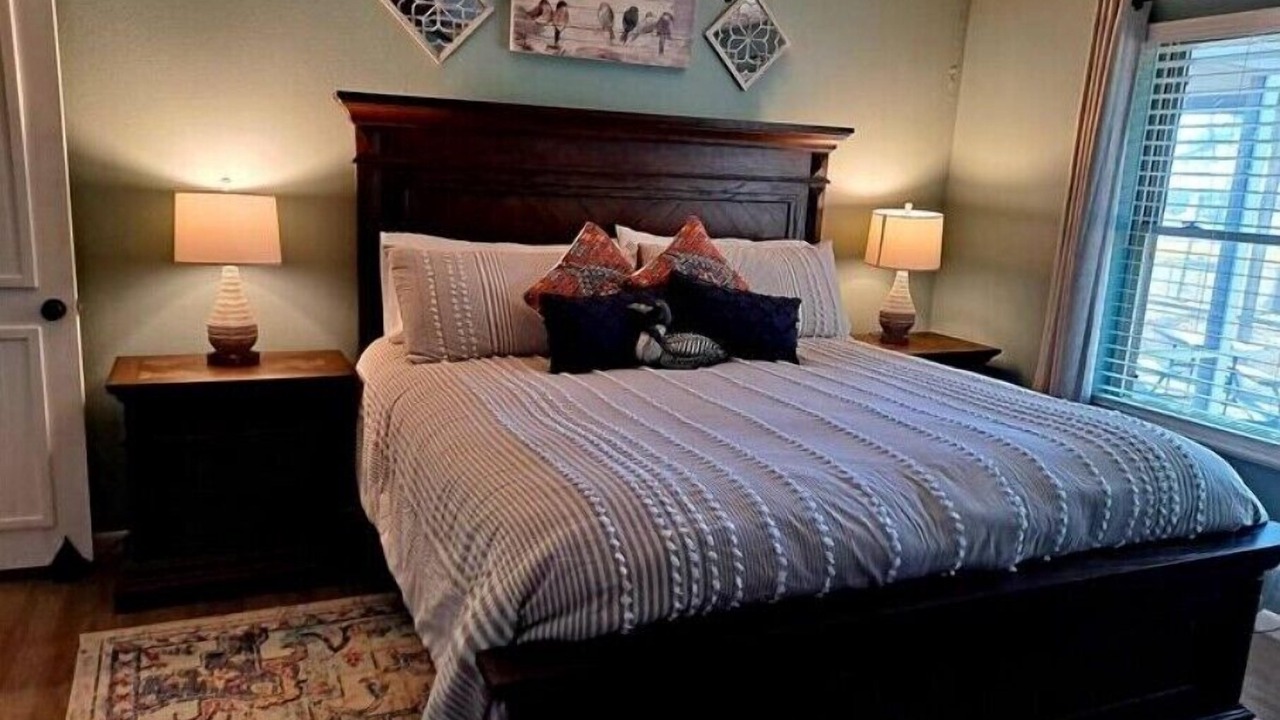 Photo of Bedroom in Lone Oak