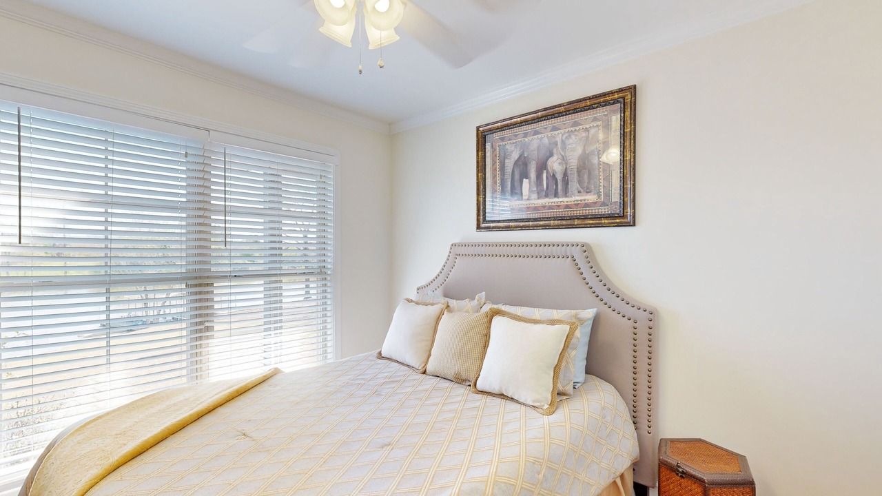 Photo of Bedroom in Northport