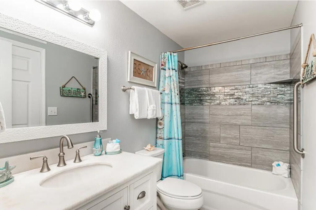 Photo of Bathroom in El Centro Beach