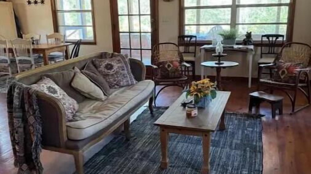 Photo of Livingroom in Edgar