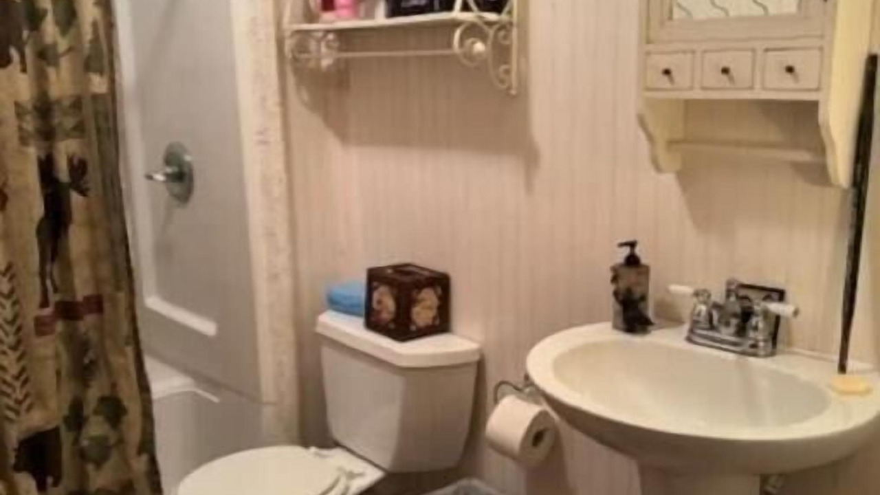 Photo of Bathroom in Edgar
