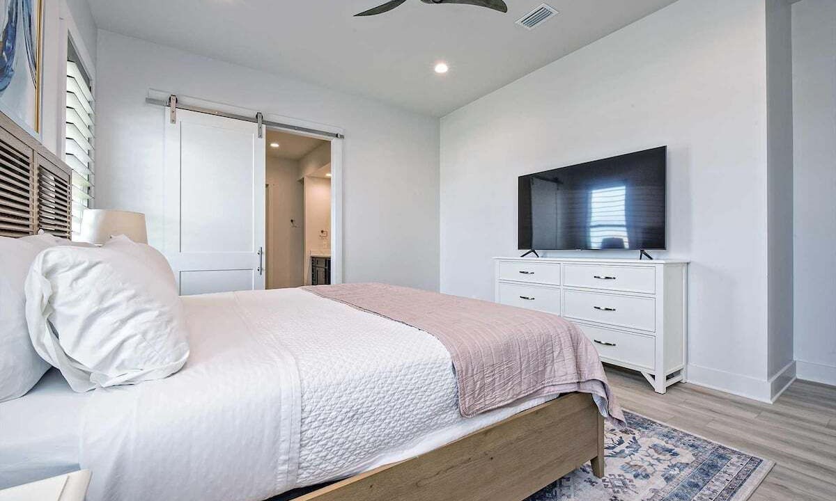 Photo of Bedroom in Gulf Shores