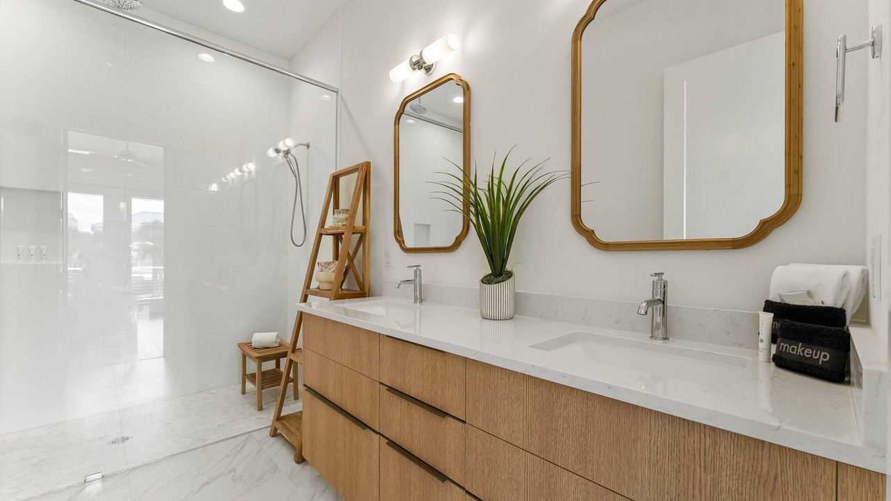 Photo of Bathroom in Silver Sands Beach
