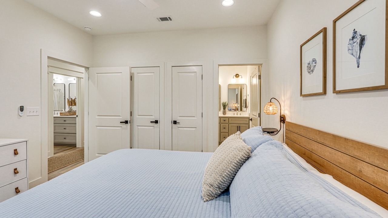 Photo of Bedroom in Laguna Beach Estates