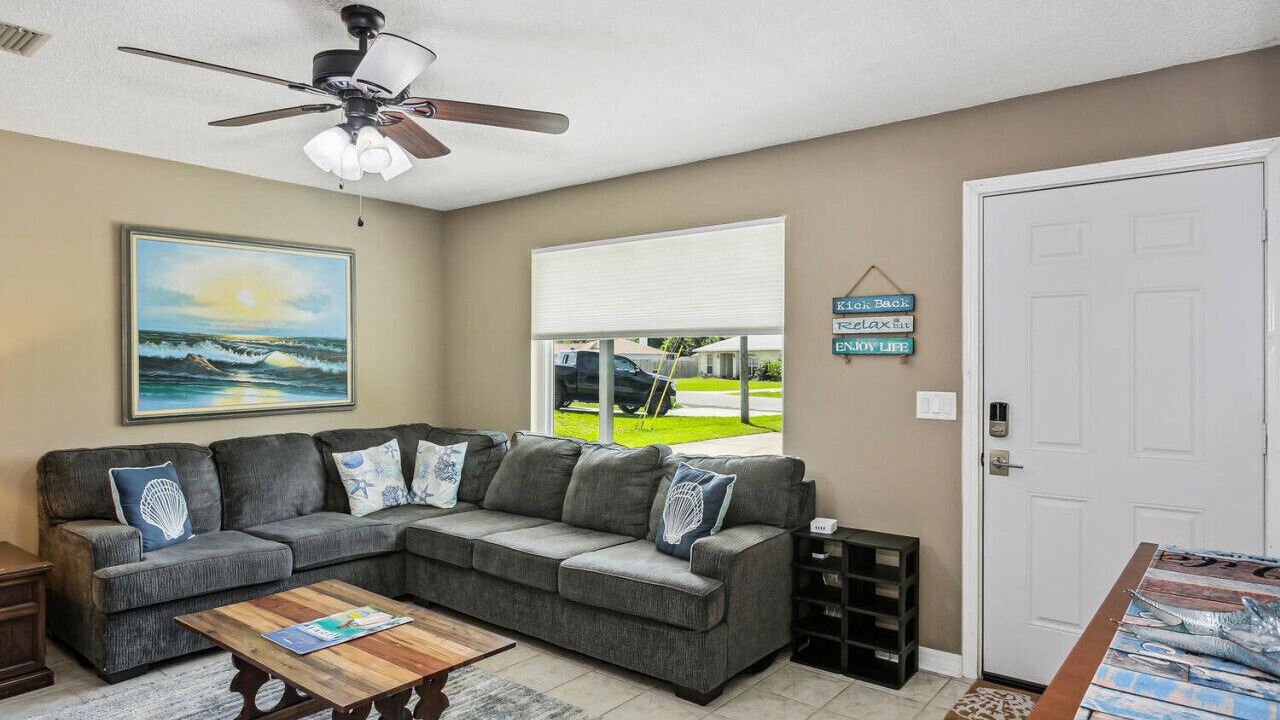 Photo of Livingroom in Gulf Breeze
