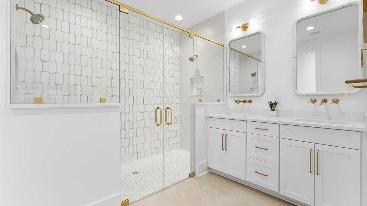 Photo of Bathroom in Silver Sands