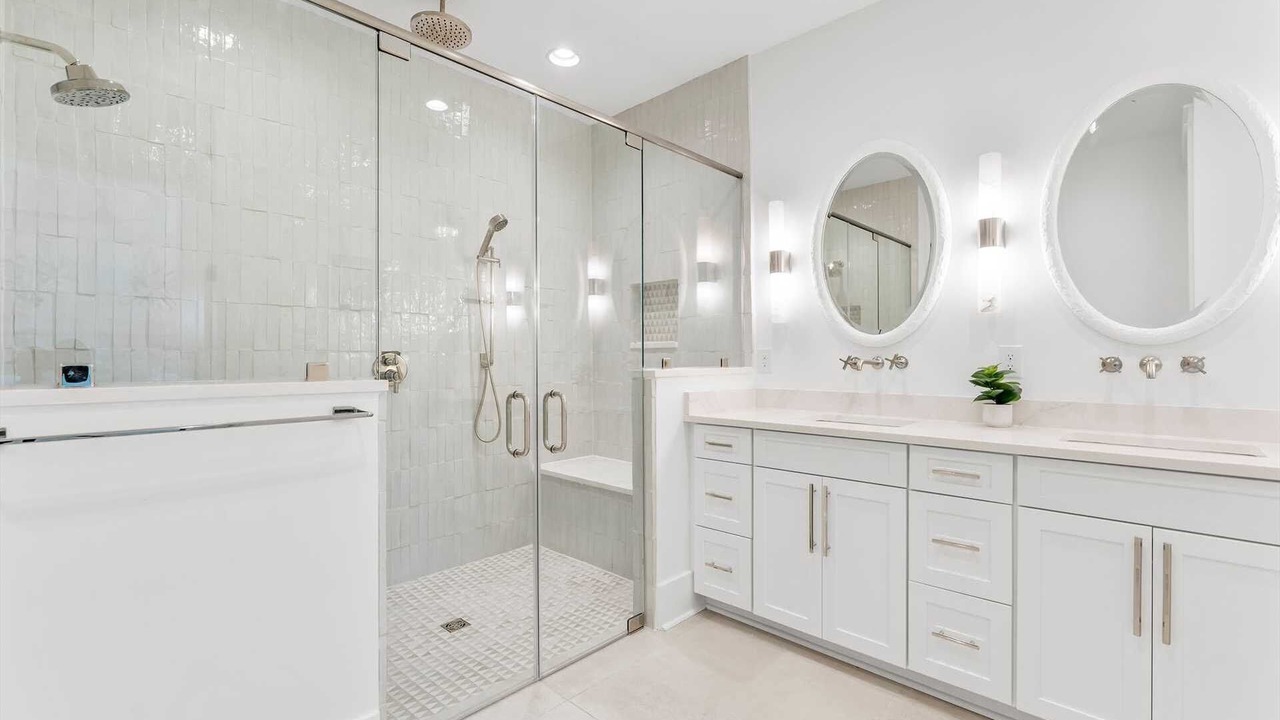 Photo of Bathroom in Silver Sands