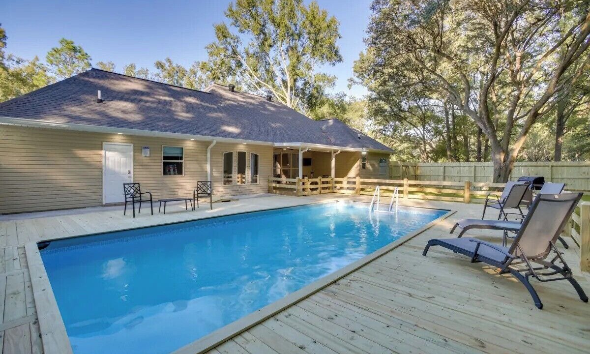 Photo of Outdoor in Robert