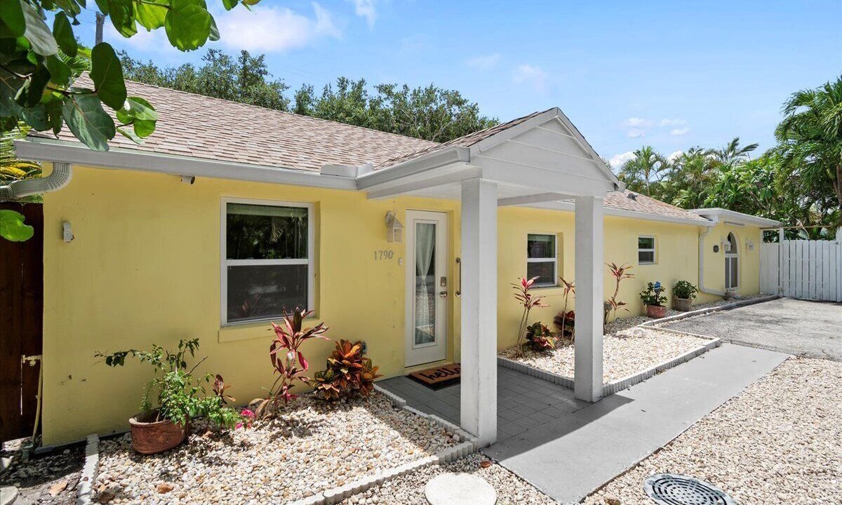 Photo of Outdoor in Juno Beach