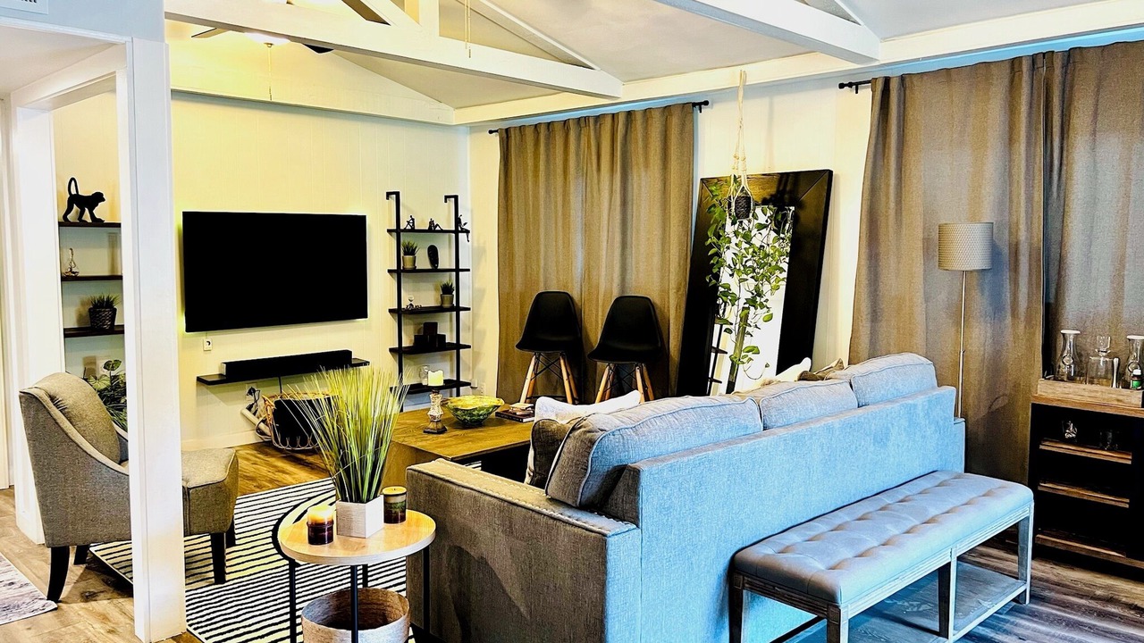 Photo of Livingroom in Preston Hollow
