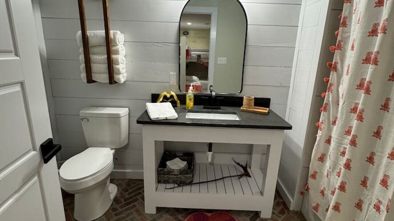 Photo of Bathroom in Homer