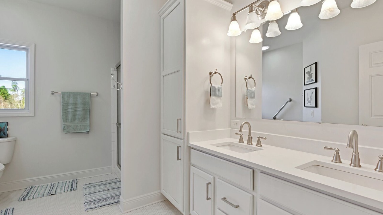Photo of Bathroom in Henderson Point