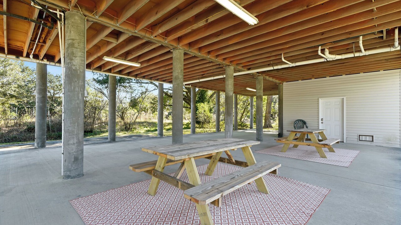 Photo of Outdoor in Henderson Point