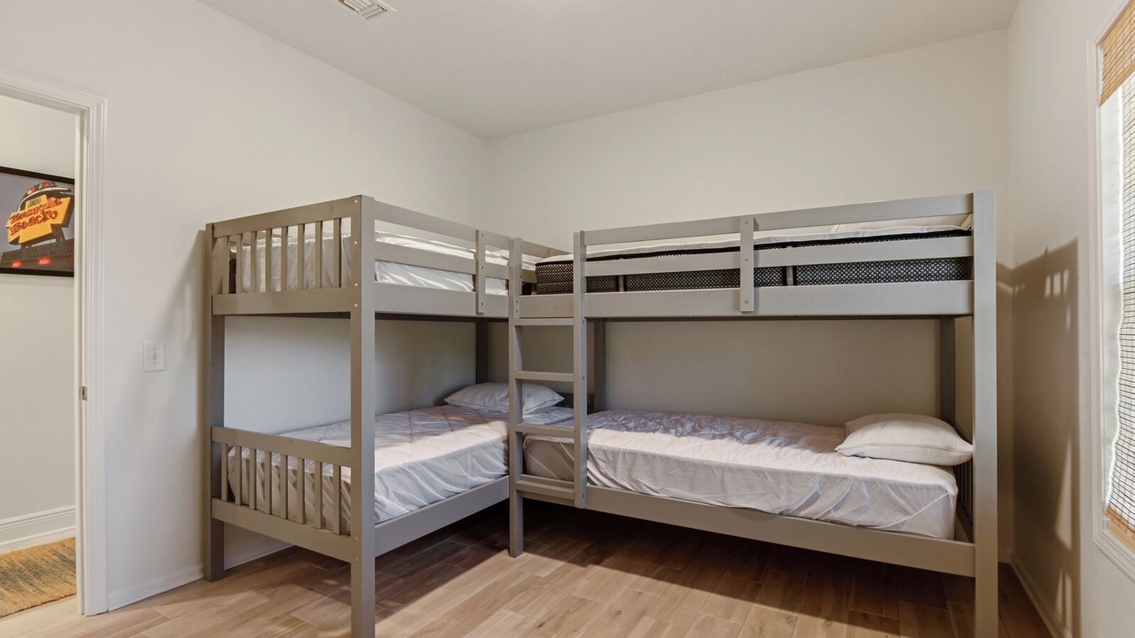Photo of Bedroom in Henderson Point