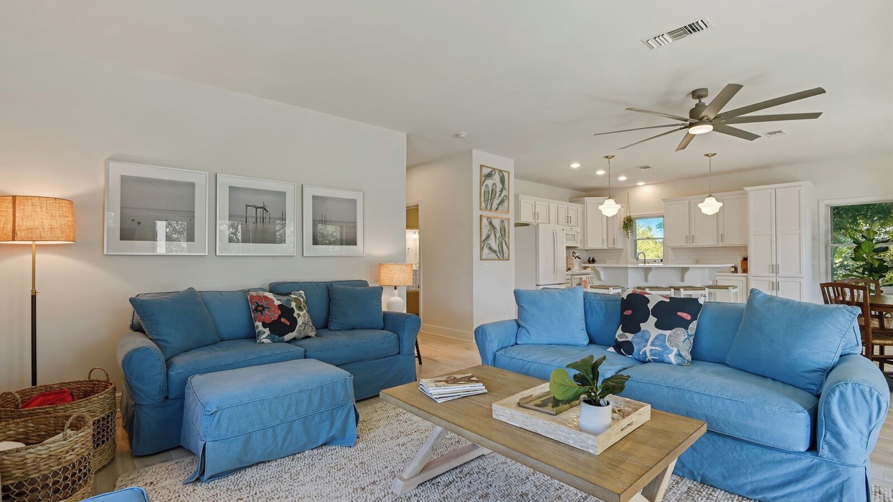 Photo of Livingroom in Henderson Point
